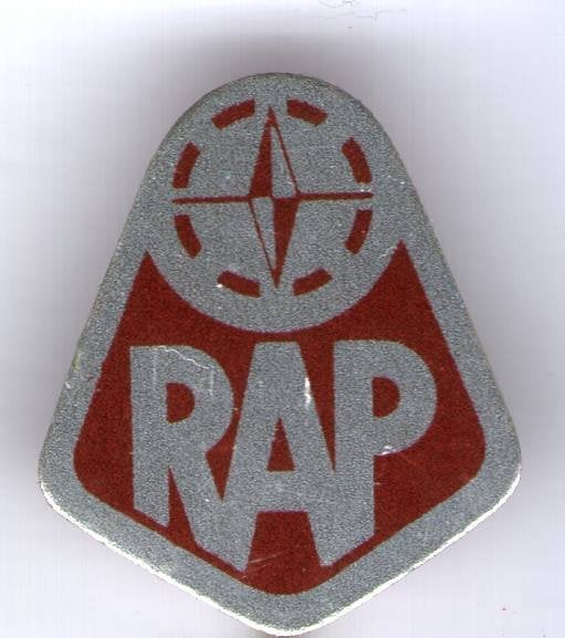 RAP rood op blik bromfietsen speldje ( G_175), Verzenden, Zo goed als nieuw, Transport, Speldje of Pin