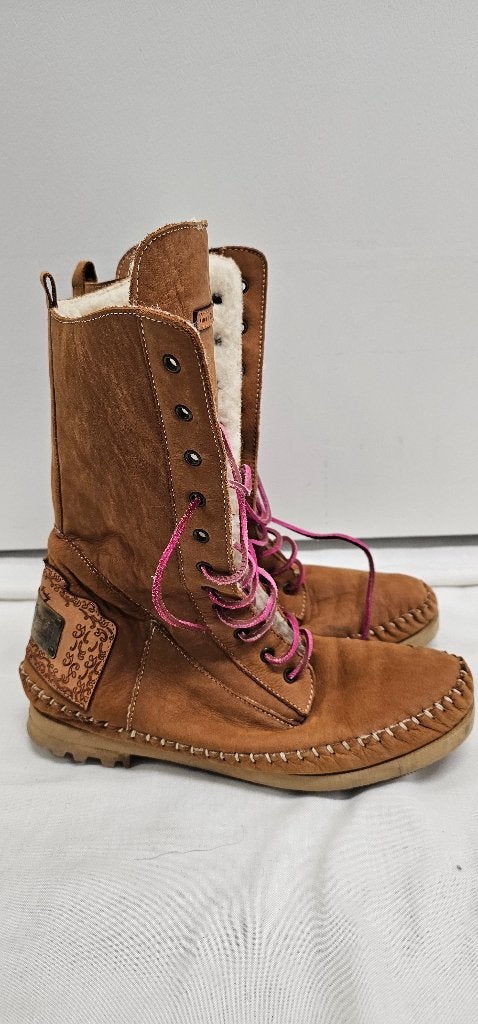 Karma of Charme laarzen bruin roze veters maat 39 (51224), Kleding | Dames, Bruin, Lage of Enkellaarzen, Ophalen of Verzenden
