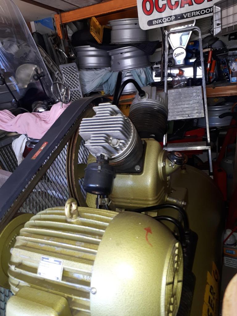 Te koop compressor merk kaeser 600 lier druk 1200 per Didam, Ophalen of Verzenden, Nieuw