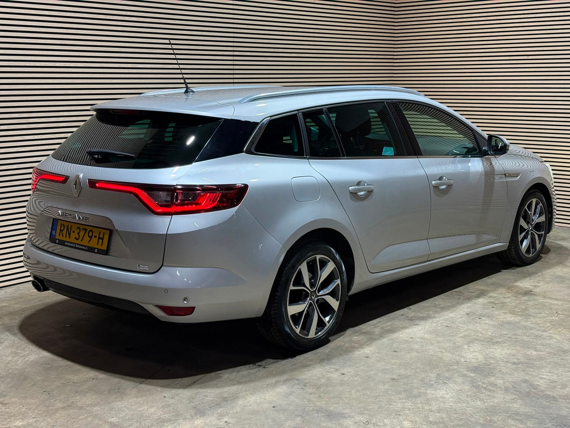 Renault Mégane Estate 1.2 TCe Bose | Camera | Automaat | 1e, Gebruikt, Euro 6, 4 cilinders, Met garantie (alle)