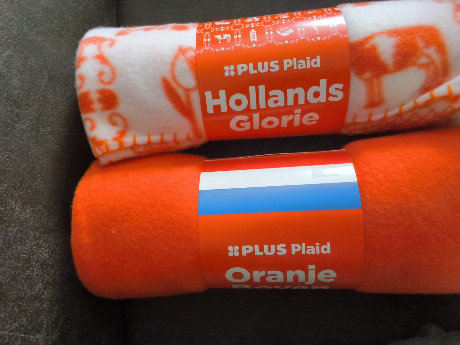 2 Nieuwe Oranje Holland Dekens Plaids 120x150 cm, Ophalen of Verzenden, Nieuw, Plaid, Oranje