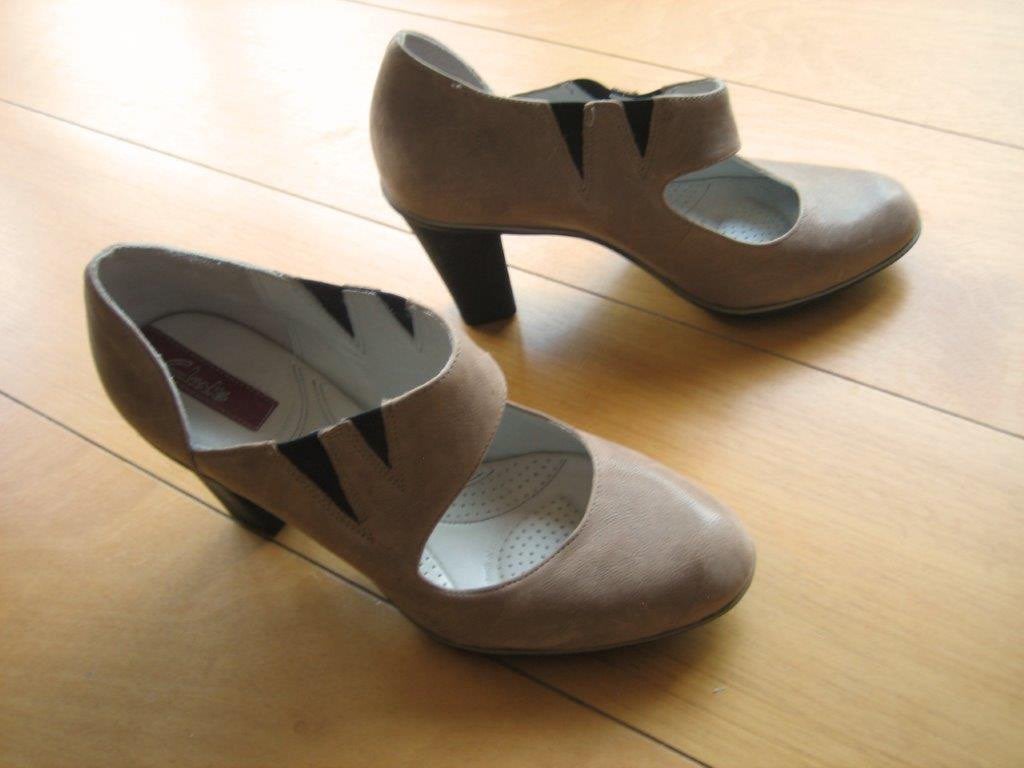 Zeer chique, elegante beige leren pumps CLARKS 38 SNAZZEYS, Pumps, Verzenden, Beige, Nieuw
