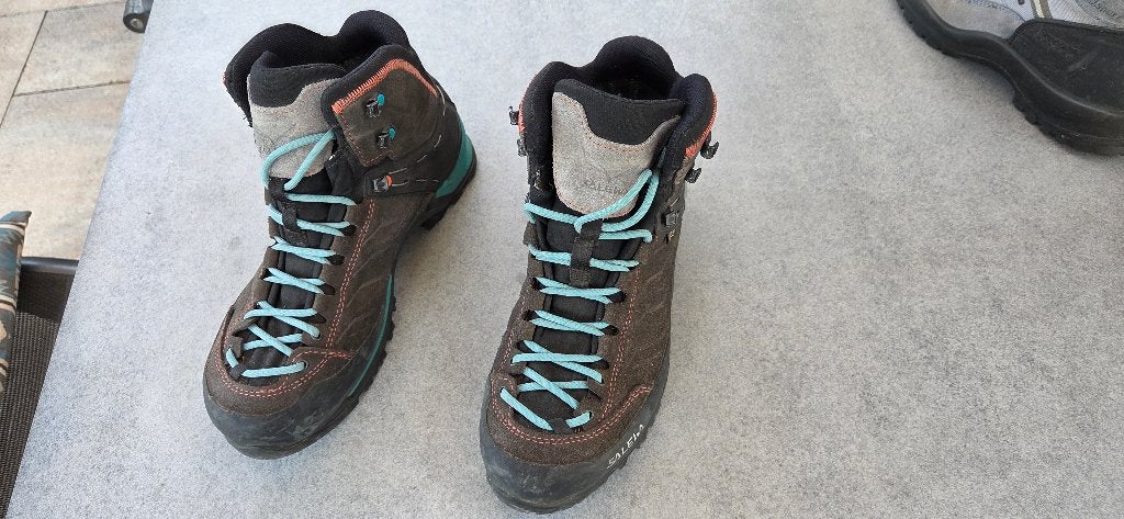 dames bergschoenen., Ophalen of Verzenden, Zo goed als nieuw, Schoenen