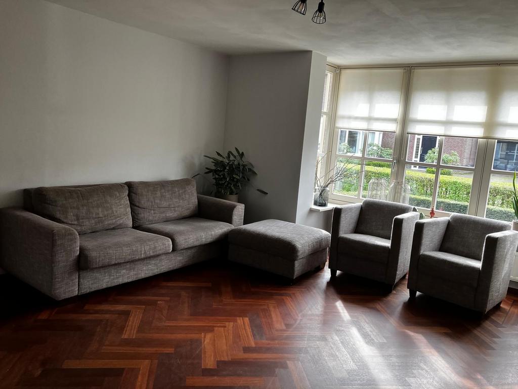 Bank met twee stoeljes en poef, Huis en Inrichting, Banken | Bankstellen, Ophalen, Gebruikt, Tweepersoons, 75 tot 100 cm