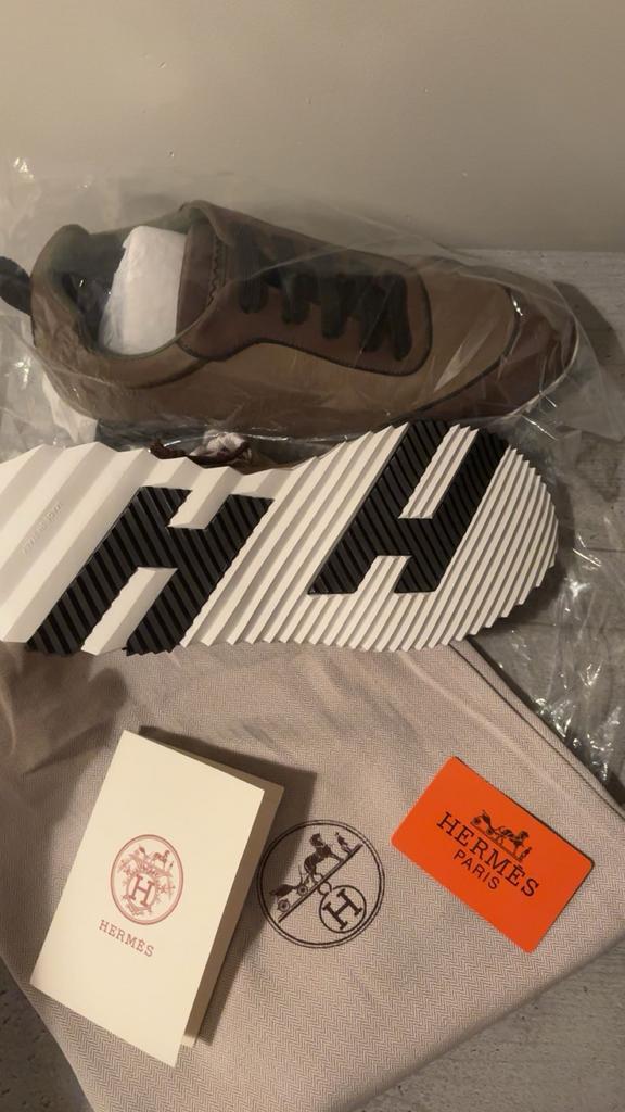 Hermes Sneakers Maat 44 - Bruin, Ophalen of Verzenden, Zo goed als nieuw, Bruin, Sneakers of Gympen