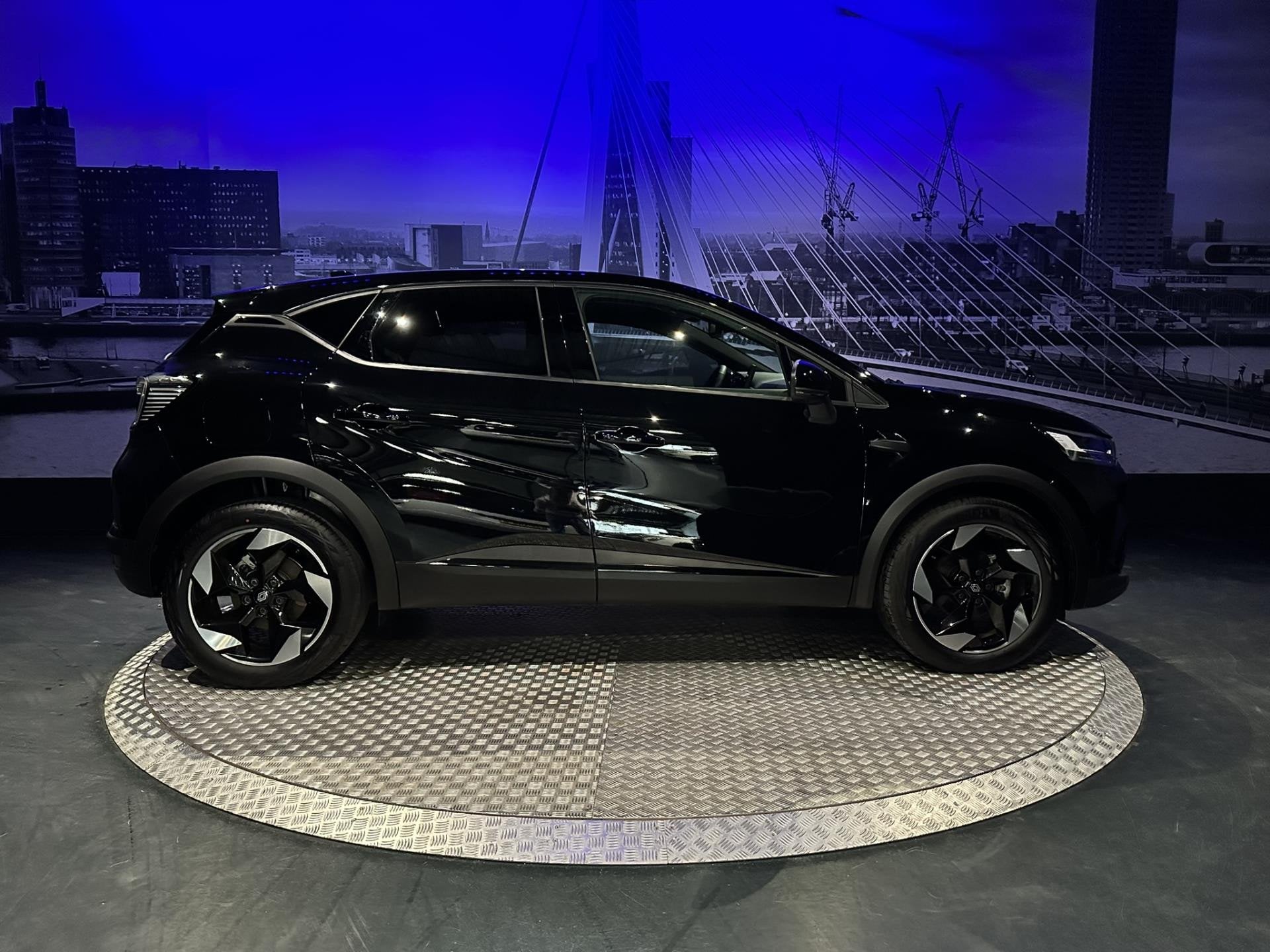Renault Captur 1.3 mild hybrid 160 techno*Camera*Stuur&Stoel, Auto's, Stof, Zwart, 4 cilinders, Origineel Nederlands