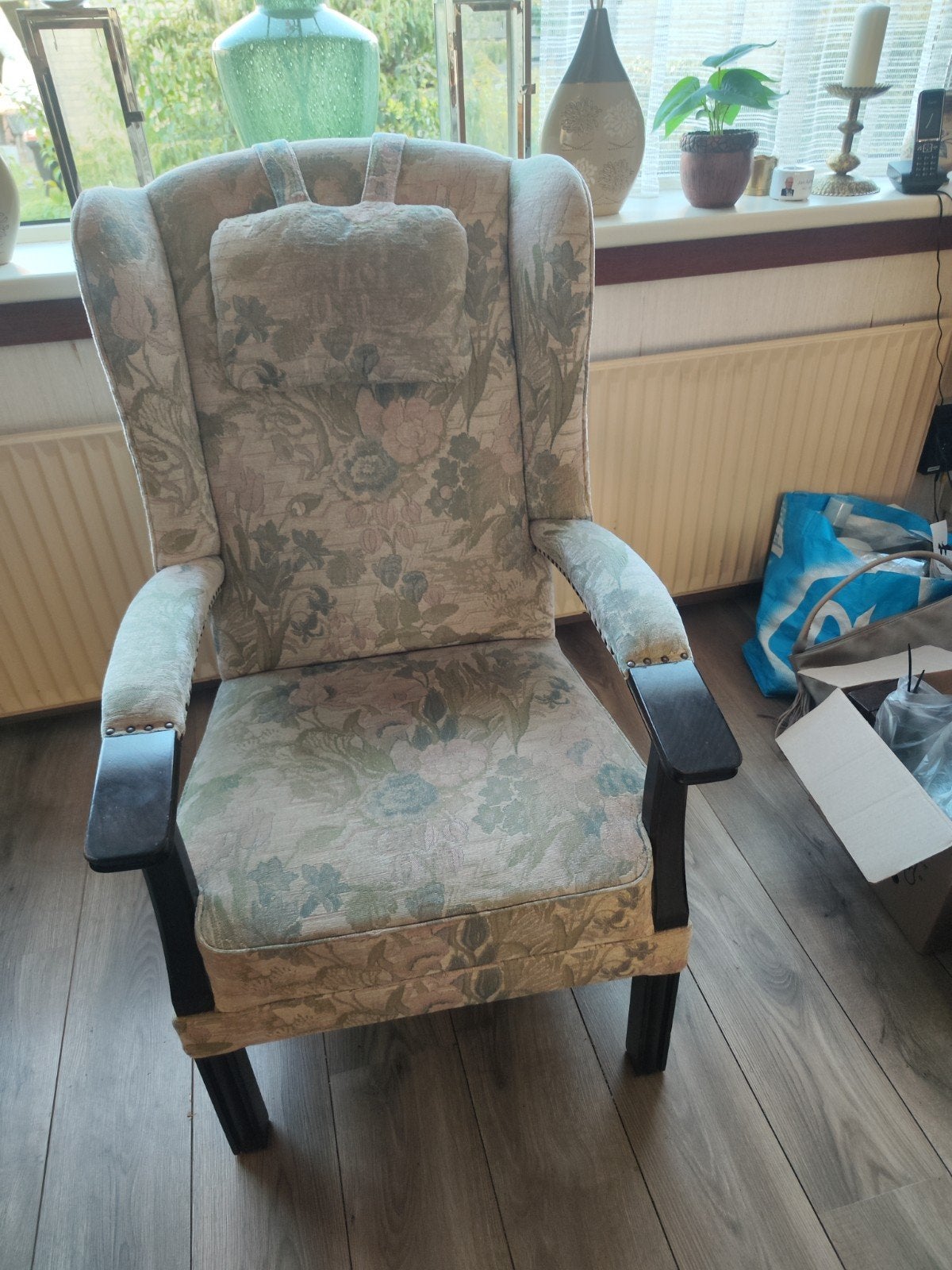 klassieke oorfauteuil met een florale pastelkleurige, Ophalen, Gebruikt, Minder dan 75 cm, Stof