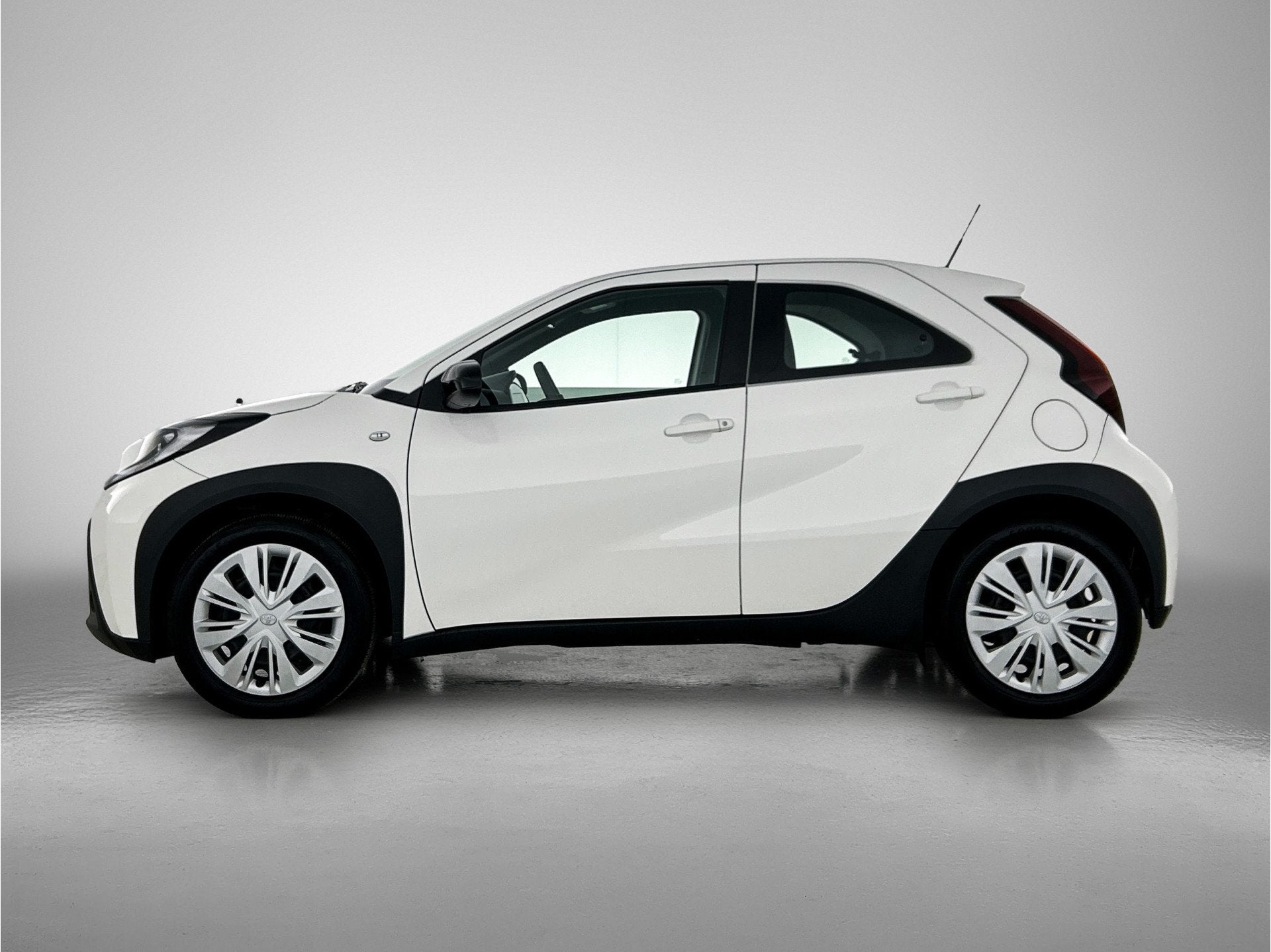 Toyota Aygo X 1.0 VVT-i MT Play | Garantie mogelijk tot 2035, Auto's, Toyota, 12 maanden, Stof, Gebruikt, 920 kg