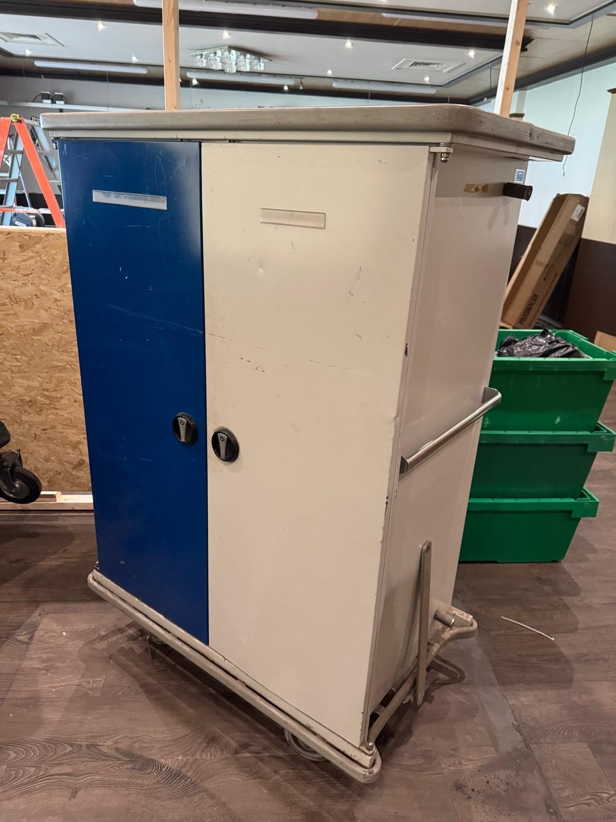Robuuste vliegtuig trolley met uitschuifbare planken, Ophalen of Verzenden
