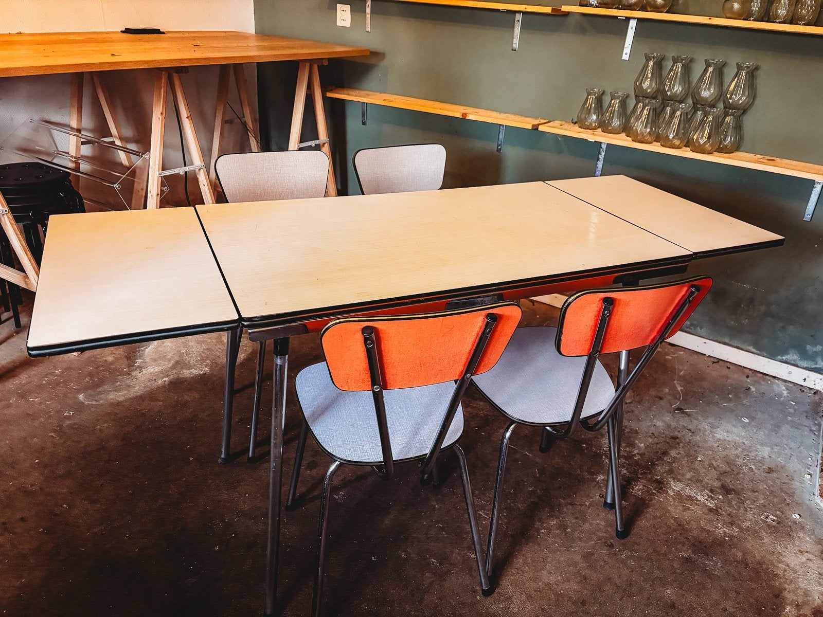 Retro jaren 60 tafel incl. 4 stoelen, Ophalen, Zo goed als nieuw