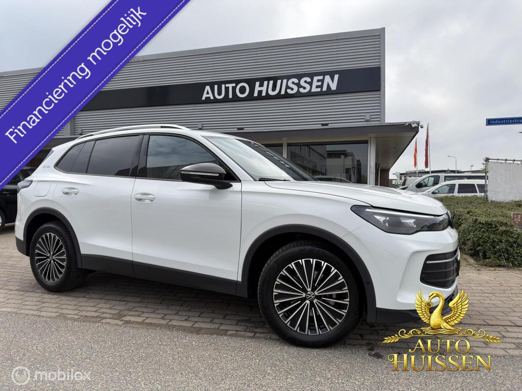 Volkswagen Tiguan 1.5 eTSI Goal Edition 360cam IQ Lights, Auto's, Stof, Euro 6, 4 cilinders, 150 pk