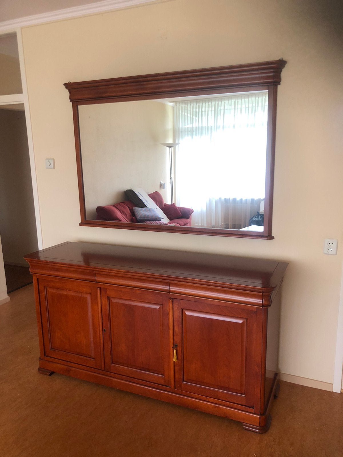 Dressoir hout met spiegel, Huis en Inrichting, Kasten | Dressoirs, Ophalen, Zo goed als nieuw, 50 tot 75 cm, 200 cm of meer