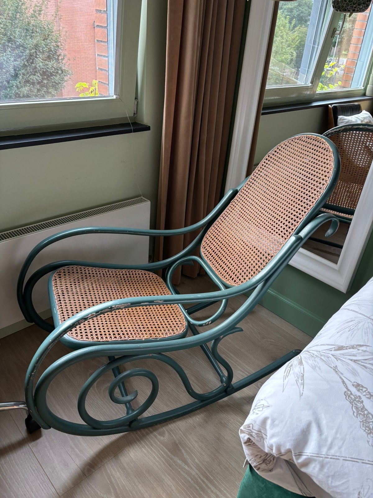 Thonet schommelstoel in groen, Antiek en Kunst, Antiek | Meubels | Stoelen en Banken, Ophalen