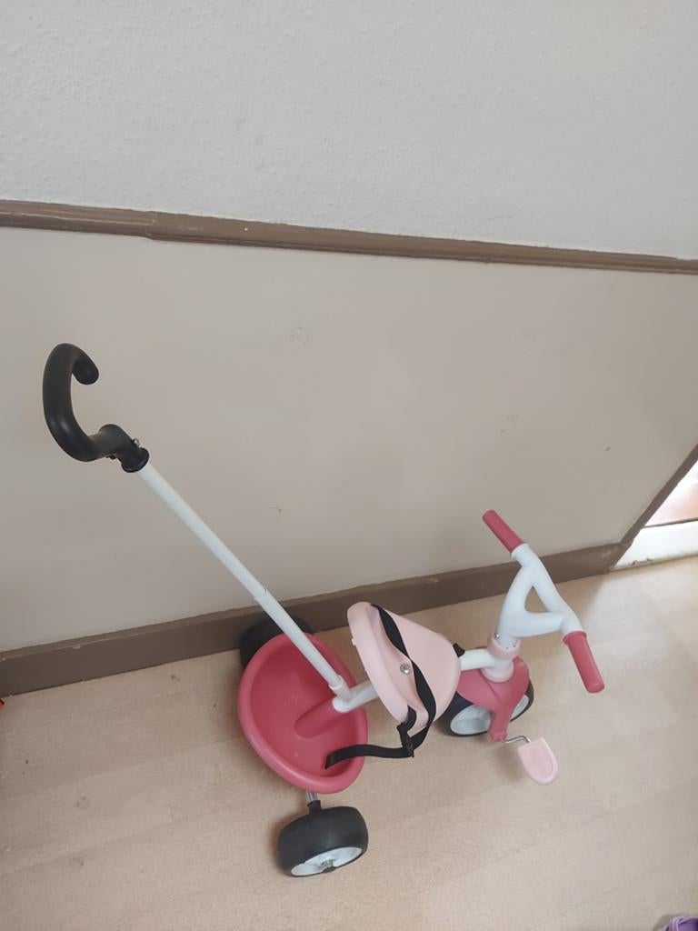 Smoby kinder driewieler met duwstang, Fietsen en Brommers, Fietsen | Driewielers, Ophalen, Duwstang