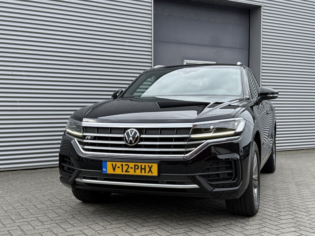 Volkswagen Touareg 3.0 TDI R-Line I Aut. I Grijs Kenteken I, Automaat, Gebruikt, Zwart, Zwart