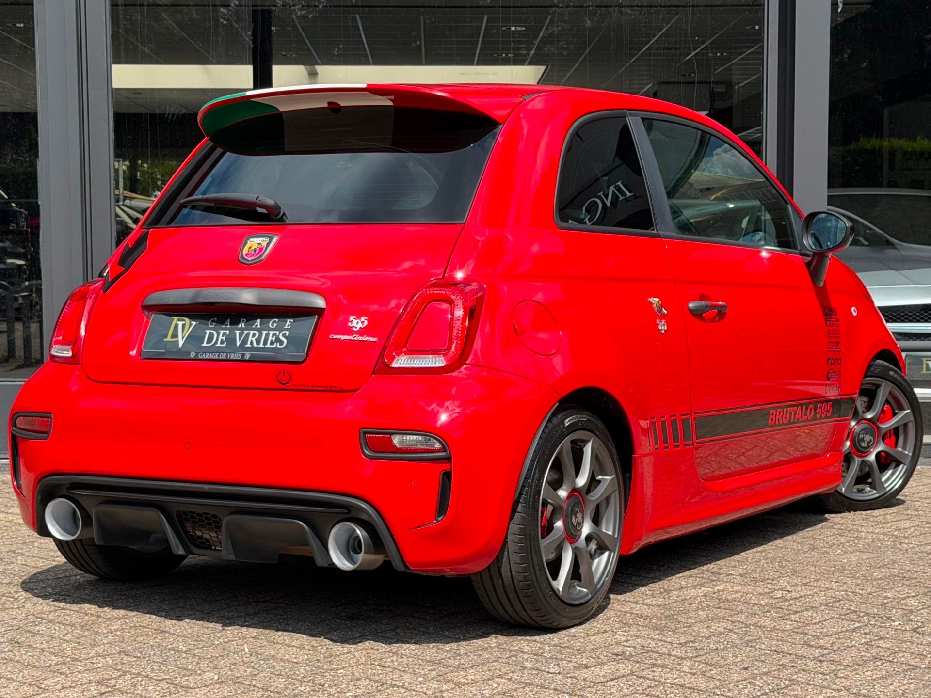 Fiat 500 1.4 T-Jet Abarth Competizione 595 Carbon Sabelt G T, Gebruikt, Zwart, 4 cilinders, 4 stoelen