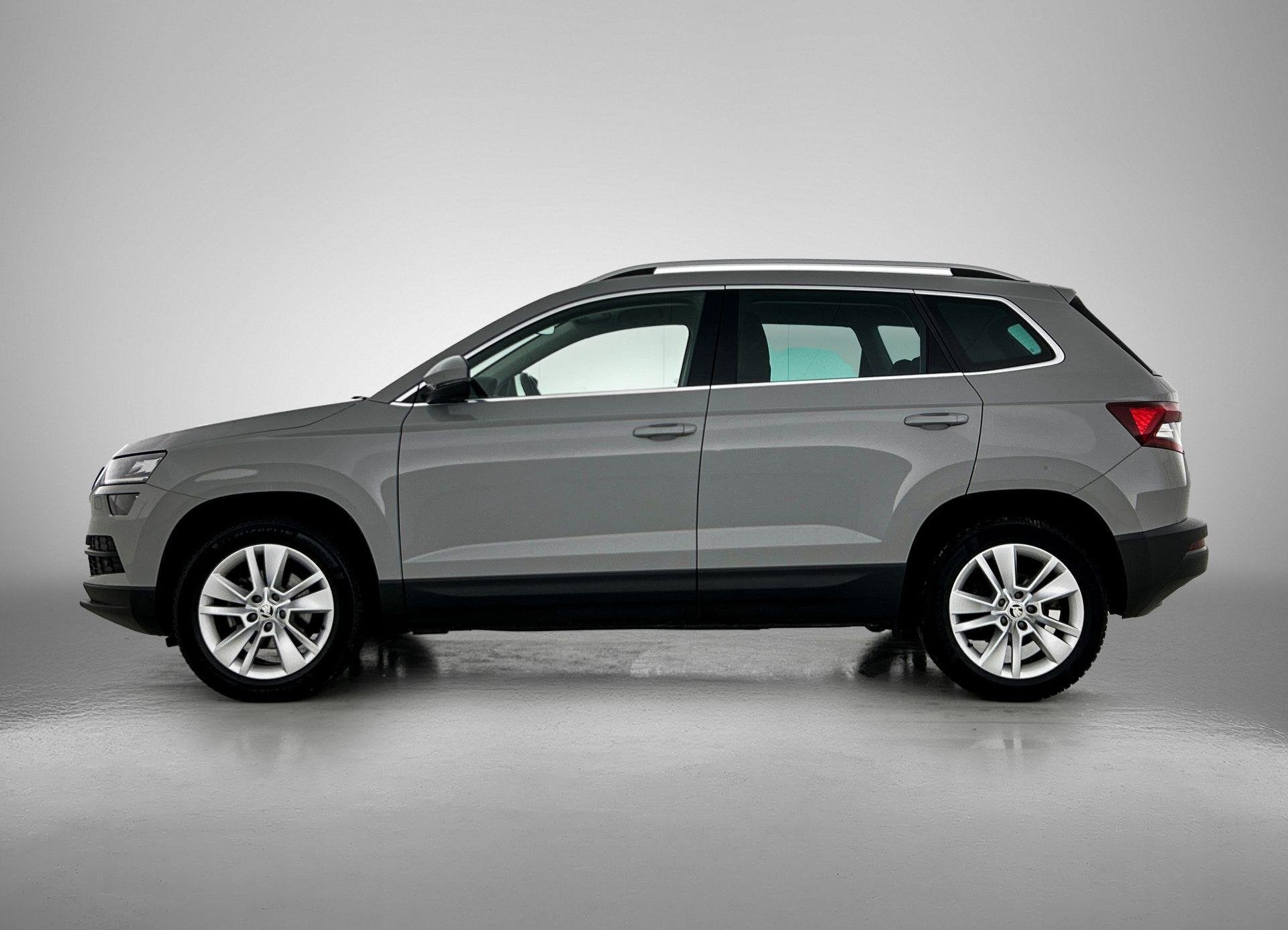 Skoda Karoq 1.5 TSI ACT Business Edition Plus Airco | Apple, Auto's, 12 maanden, Stof, 4 cilinders, Bedrijf