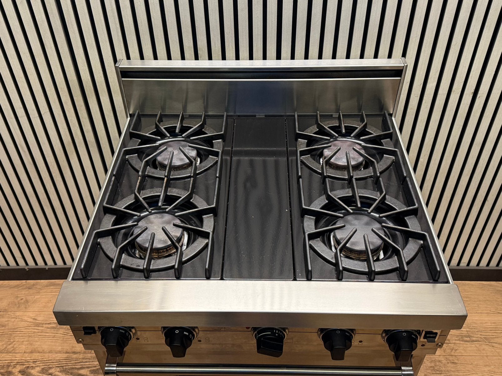 Luxe VIKING Gasfornuis 4 pits met Gasoven 76 cm, Witgoed en Apparatuur, Fornuizen, Gebruikt, Hete lucht, Fornello Esperta, Energieklasse A of zuiniger