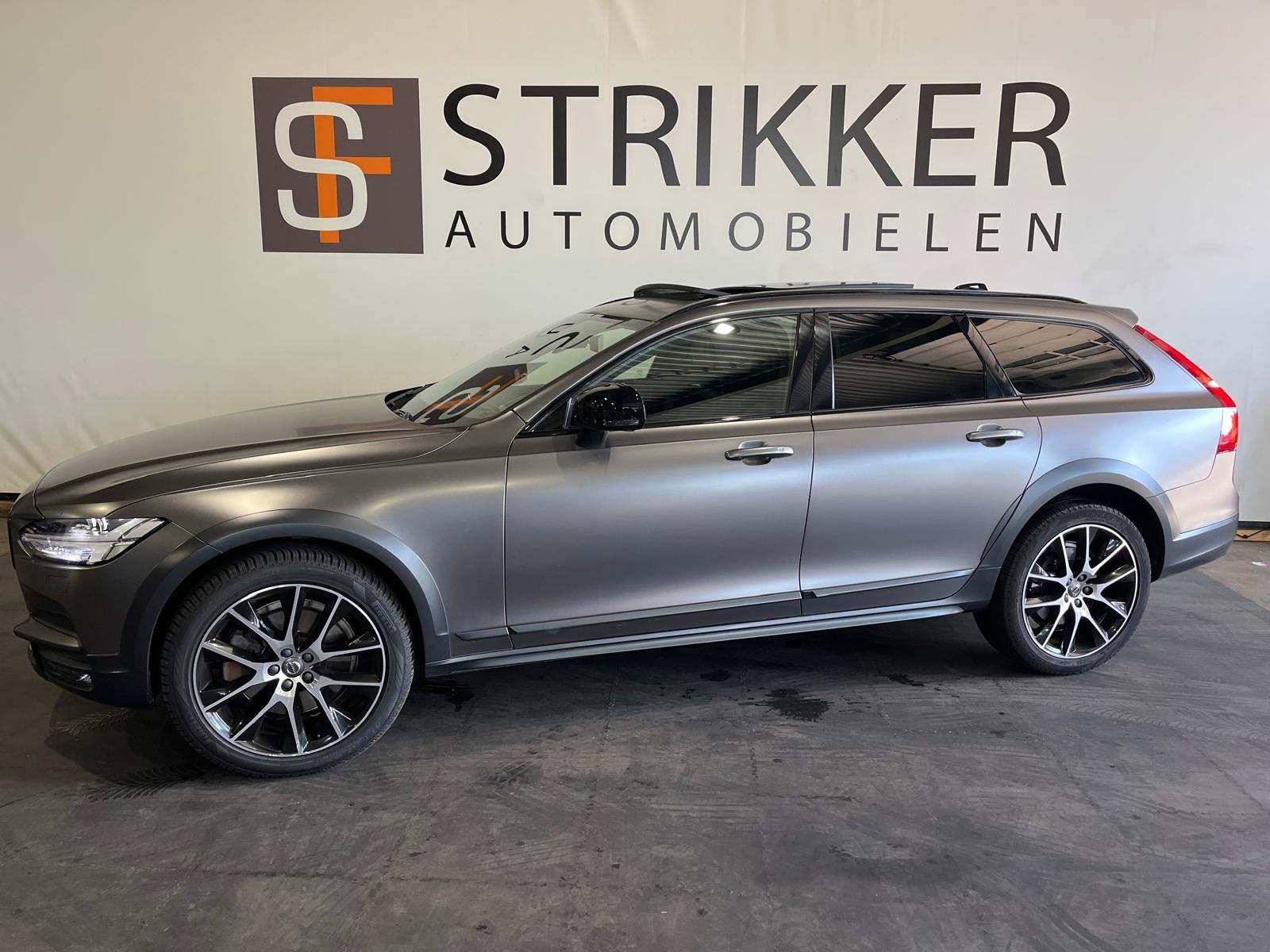 Volvo V90 Cross Country 2.0 T6 Pro, Auto's, Volvo, 4 cilinders, 1969 cc, 320 pk, 2500 kg