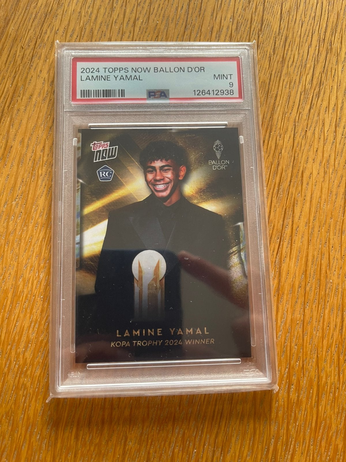 Lamine Yamal Rookie card PSA 9 Kopa Trophy Topps, Ophalen of Verzenden, Zo goed als nieuw, Plaatje
