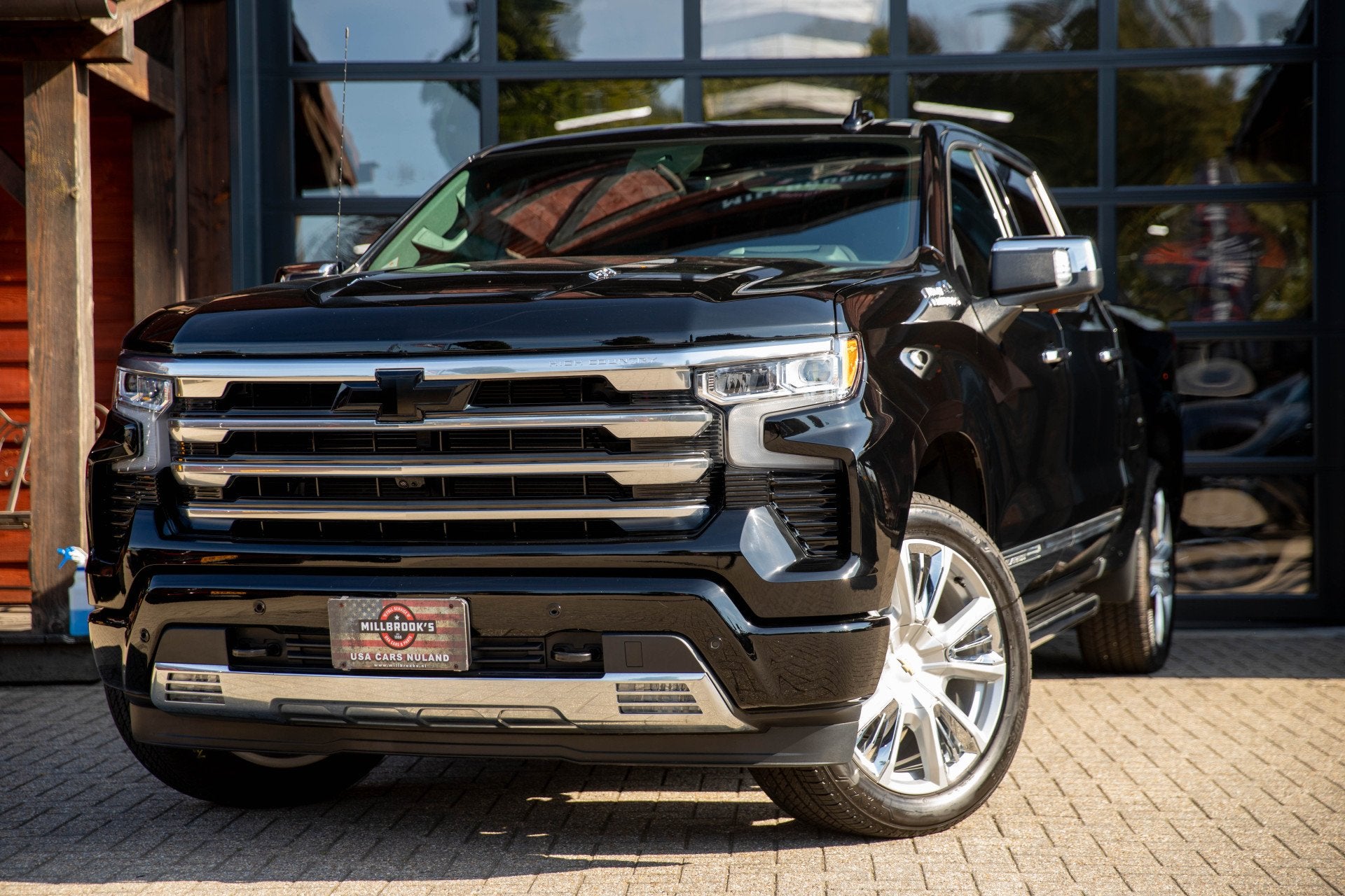 Chevrolet Silverado 1500 High Country (bj 2023), Auto's, Gebruikt, Chevrolet, 426 pk, Zwart