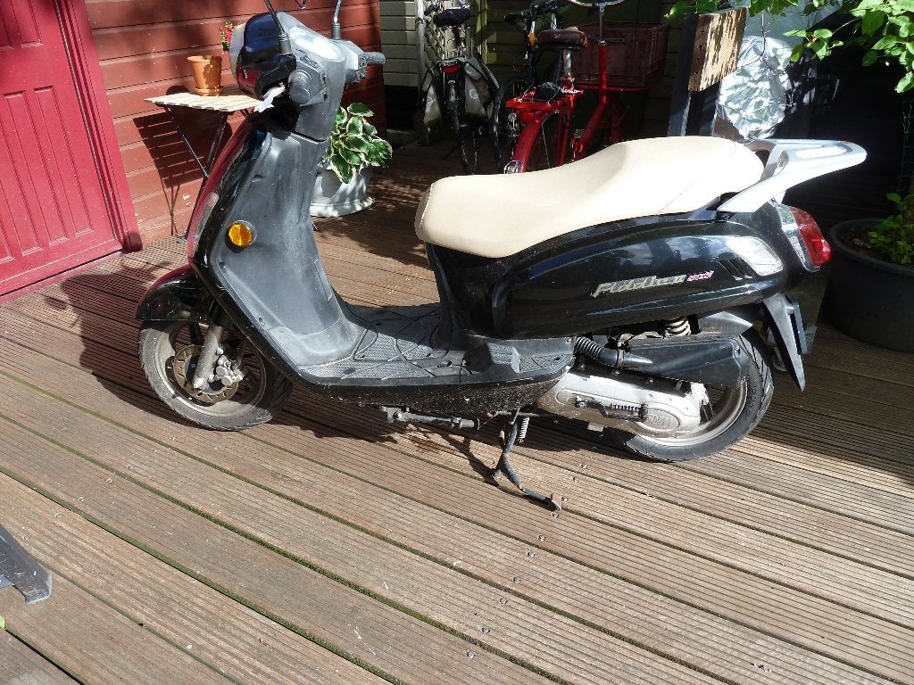 Sym fiddle 50 s  project,  loopt wel/rijdt niet. 100 euro., Ophalen, Gebruikt, 49 cc, Benzine