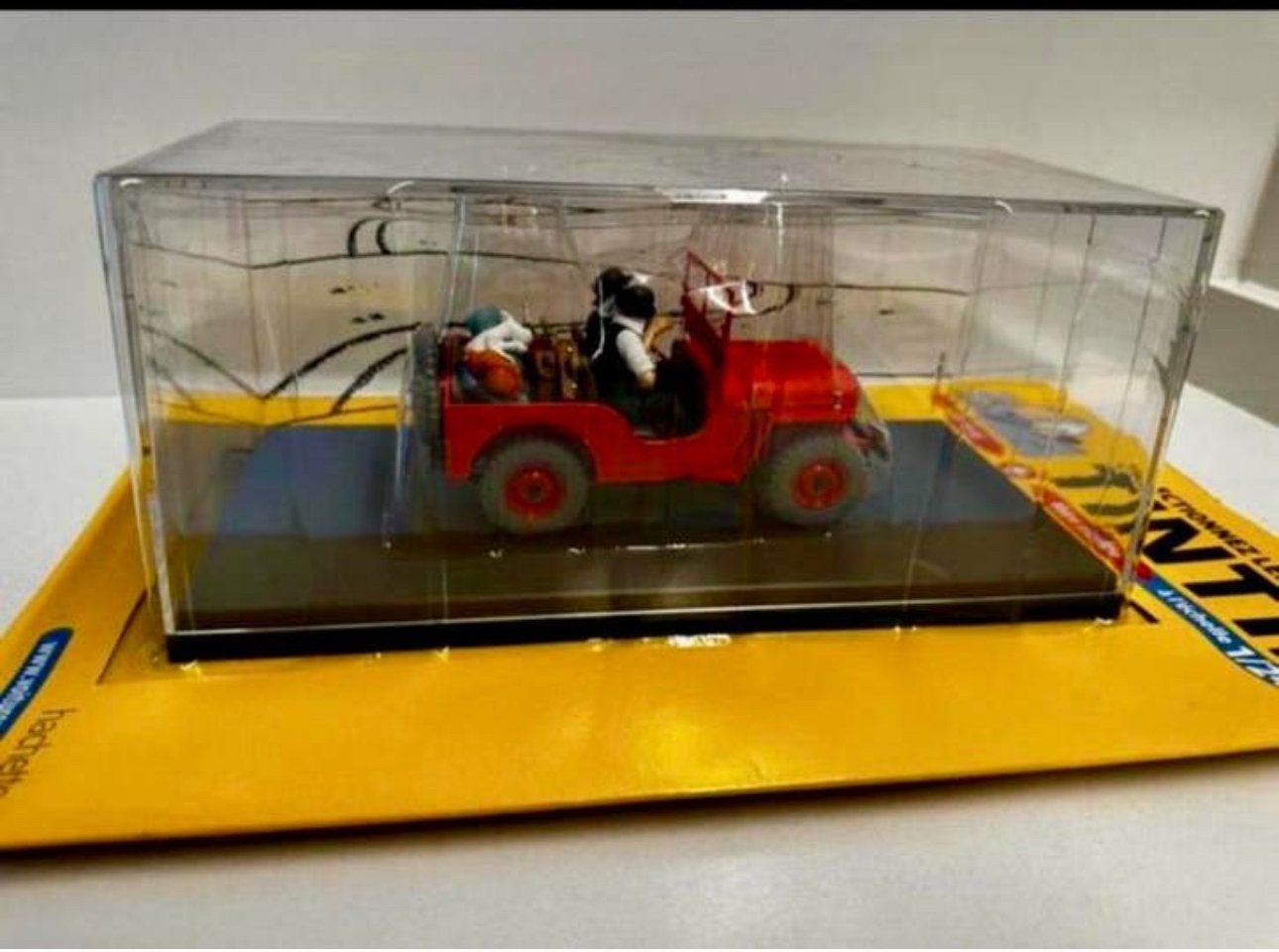 Kuifje auto 1:24 rode jeep uit zwarte goud nr6, Ophalen of Verzenden, Kuifje, Nieuw, Beeldje of Figuurtje