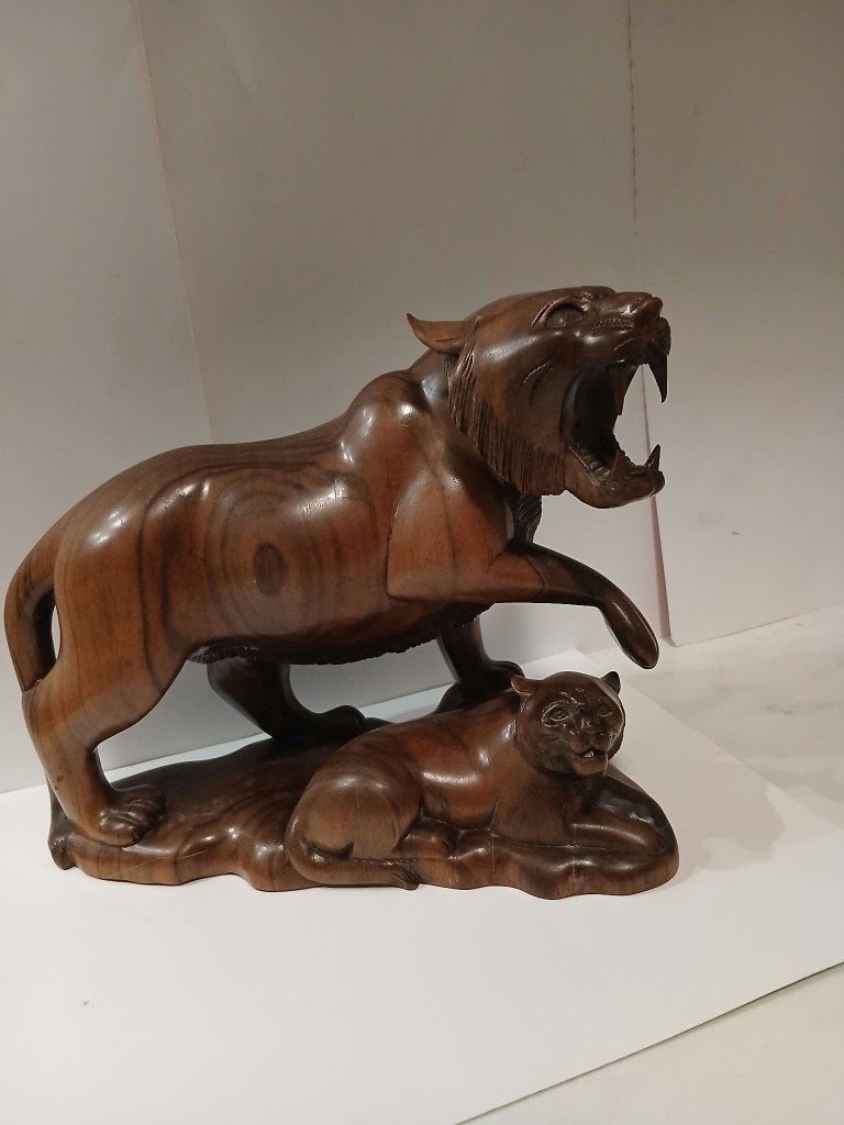 Prachtig Houten Beeld "Tijger". Palissander hout, Antiek en Kunst, Houtsnijwerk, Natuurlijk materiaal, Ophalen of Verzenden, Handgemaakt