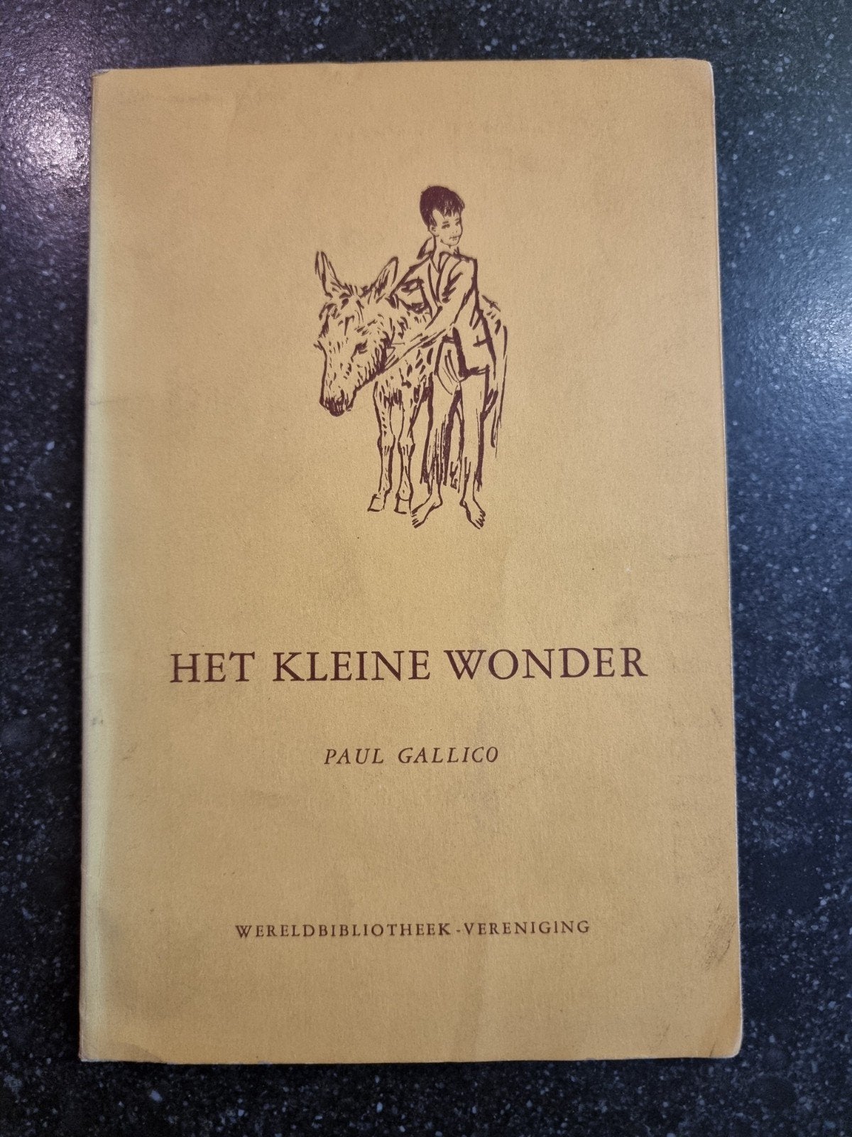 Het Kleine Wonder - Paul Gallico (1952), Boeken, Literatuur, Gelezen, Europa overig, Ophalen of Verzenden