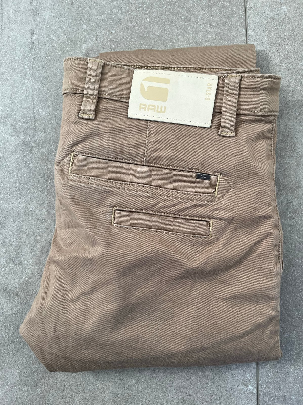 G-Star RAW chino broek - Maat W34 L36 - Bruin, Kleding | Heren, Ophalen of Verzenden, Zo goed als nieuw, Overige maten, Bruin