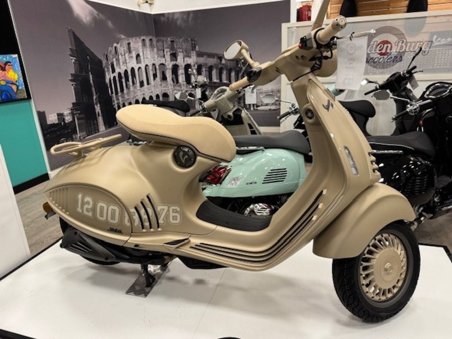 VESPA 946 DRAGON 125, Motoren, Motoren | Piaggio, Bedrijf, Scooter, Minimaal motorrijbewijs A1