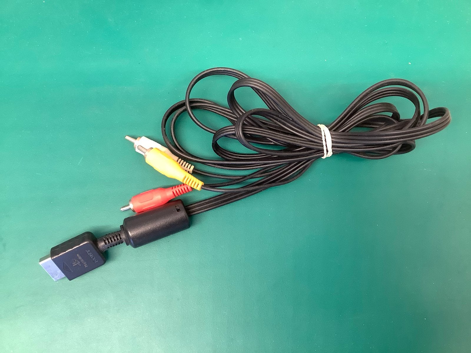Originele Sony PlayStation AV-kabel, tv aansluiting., Ophalen of Verzenden, Gebruikt, Voeding, Oplader of Kabel, PlayStation 1