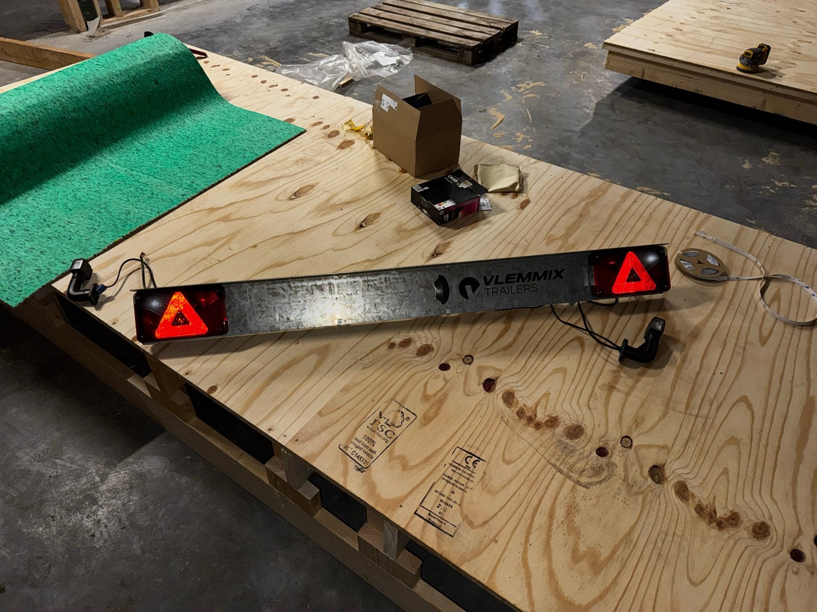 Vlemmix Trailers Verlichtingsbalk met LED-verlichting, Ophalen of Verzenden, Zo goed als nieuw