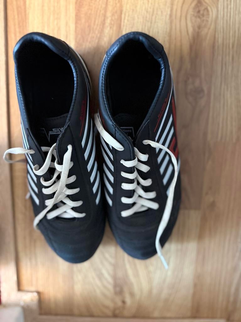 In nieuwe staat voetbal schoenen, Ophalen, Zo goed als nieuw