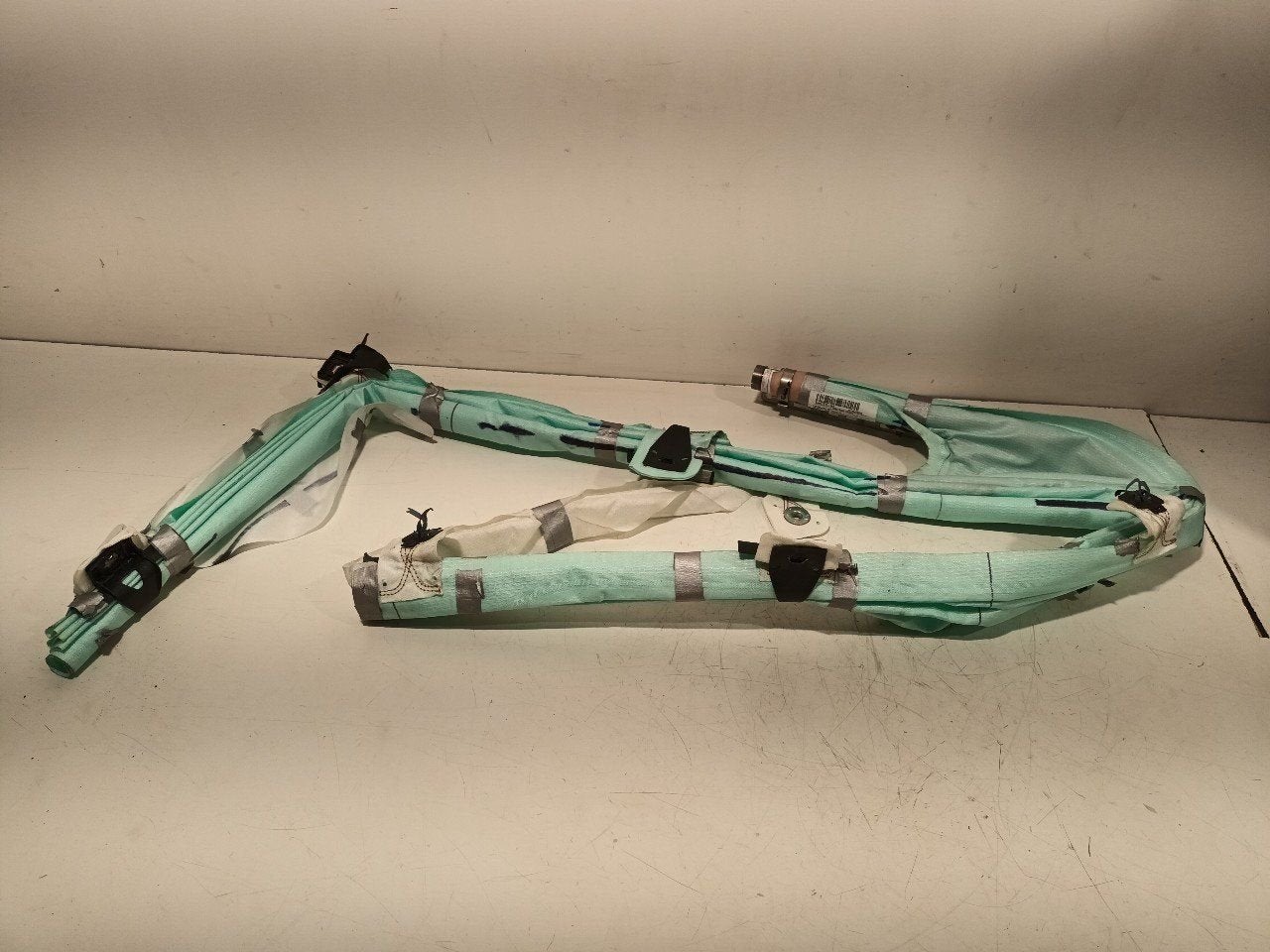 Gordijn airbag links BMW X5, Onderdelen@venauto.nl, Van der Ven Autorecycling B.V., Gebruikt, Ettenseweg 76, 4706 PB Roosendaal, The Netherlands