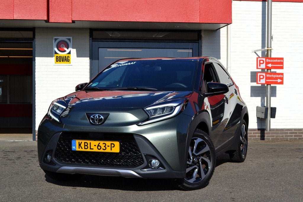 Toyota Aygo X 1.0 VVT-i Automaat, Navi, Clima, Camera, Pdc V, Gebruikt, 4 stoelen, 3 cilinders, Geïmporteerd