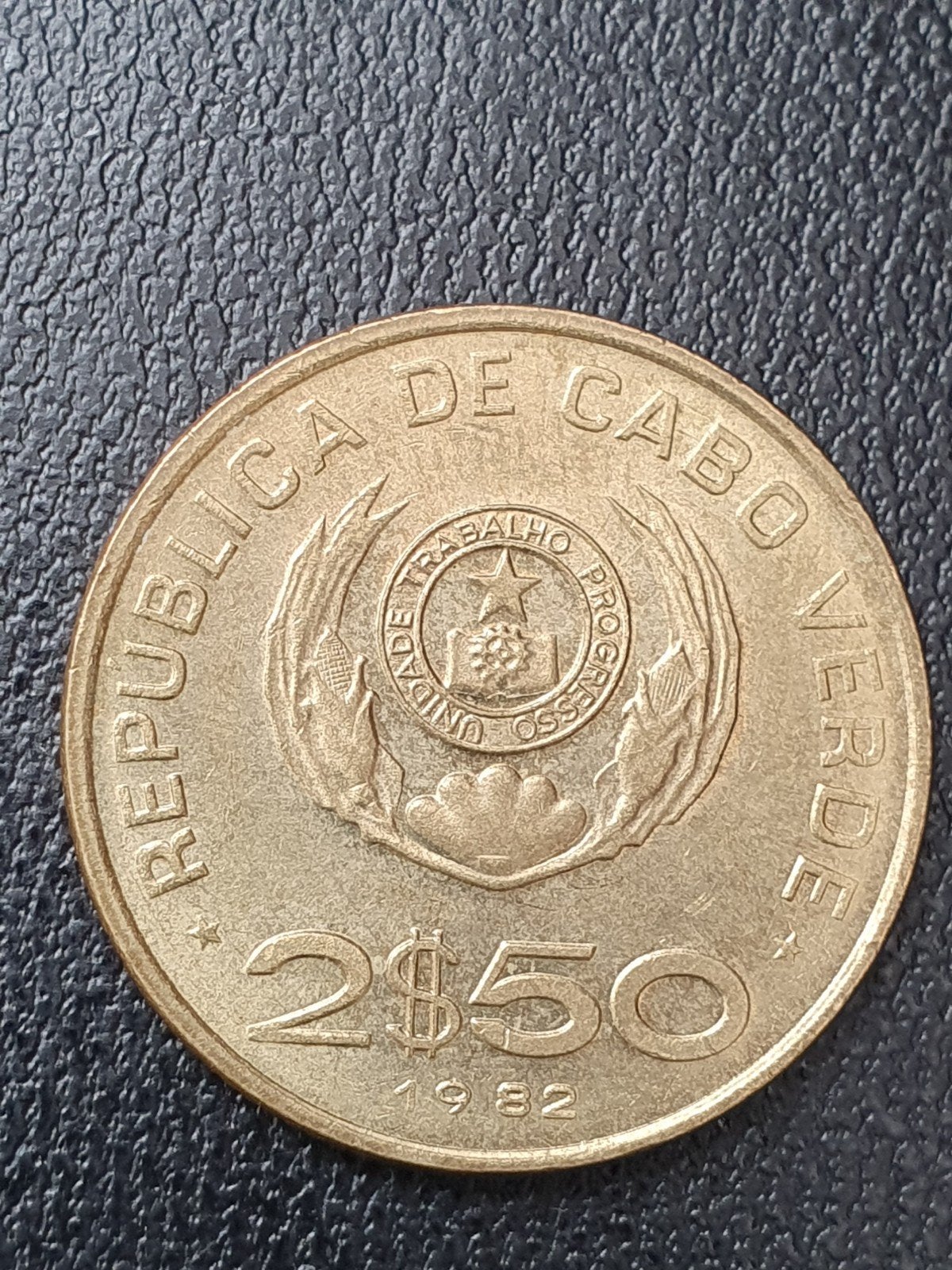 2 1/2 Escudos 1982 Kaapverdië, Ophalen of Verzenden, Losse munt