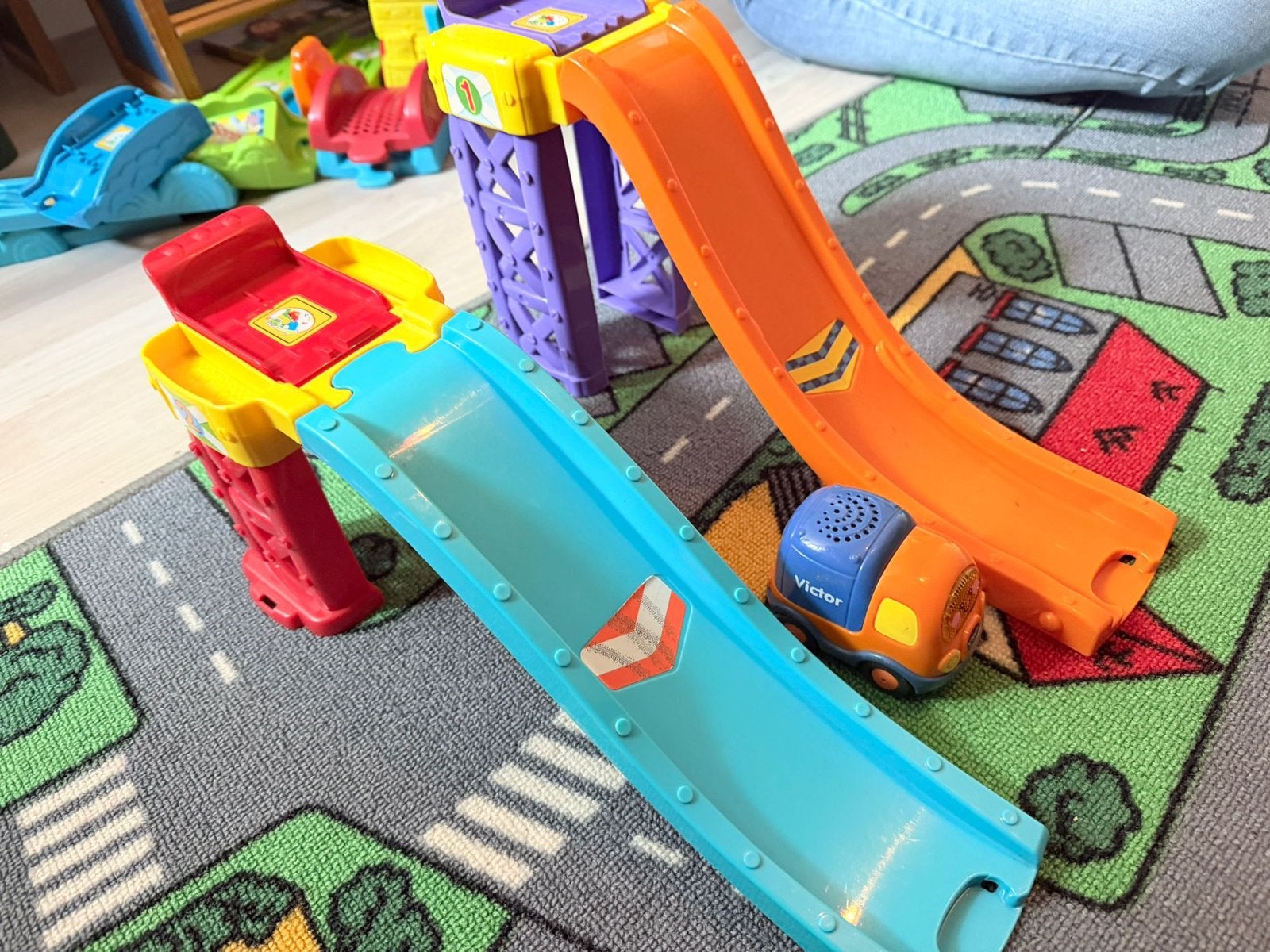 VTech Toet Toet Auto's Baanset met Victor, Kinderen en Baby's, Speelgoed | Speelgoedvoertuigen, Ophalen of Verzenden, Gebruikt
