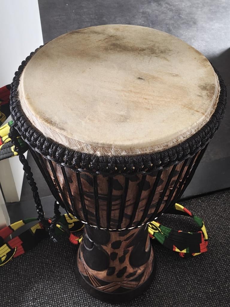 Djembe met tas en draagband, Muziek en Instrumenten, Percussie, Ophalen of Verzenden, Zo goed als nieuw, Trommel