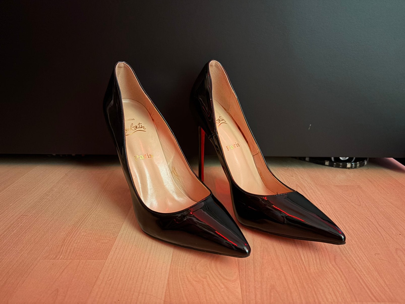 Christian Louboutin So Kate 120mm patent maat 40, Kleding | Dames, Schoenen, Pumps, Verzenden, Zwart, Zo goed als nieuw