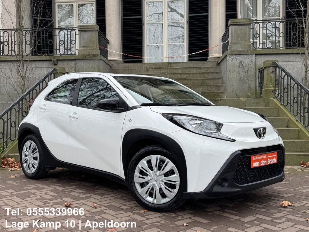 Toyota Aygo X 1.0 VVT-i MT Premium CarPlay Camera Cruise/Ada, Auto's, Voorwielaandrijving, 4 stoelen, Leder en Stof, Wit