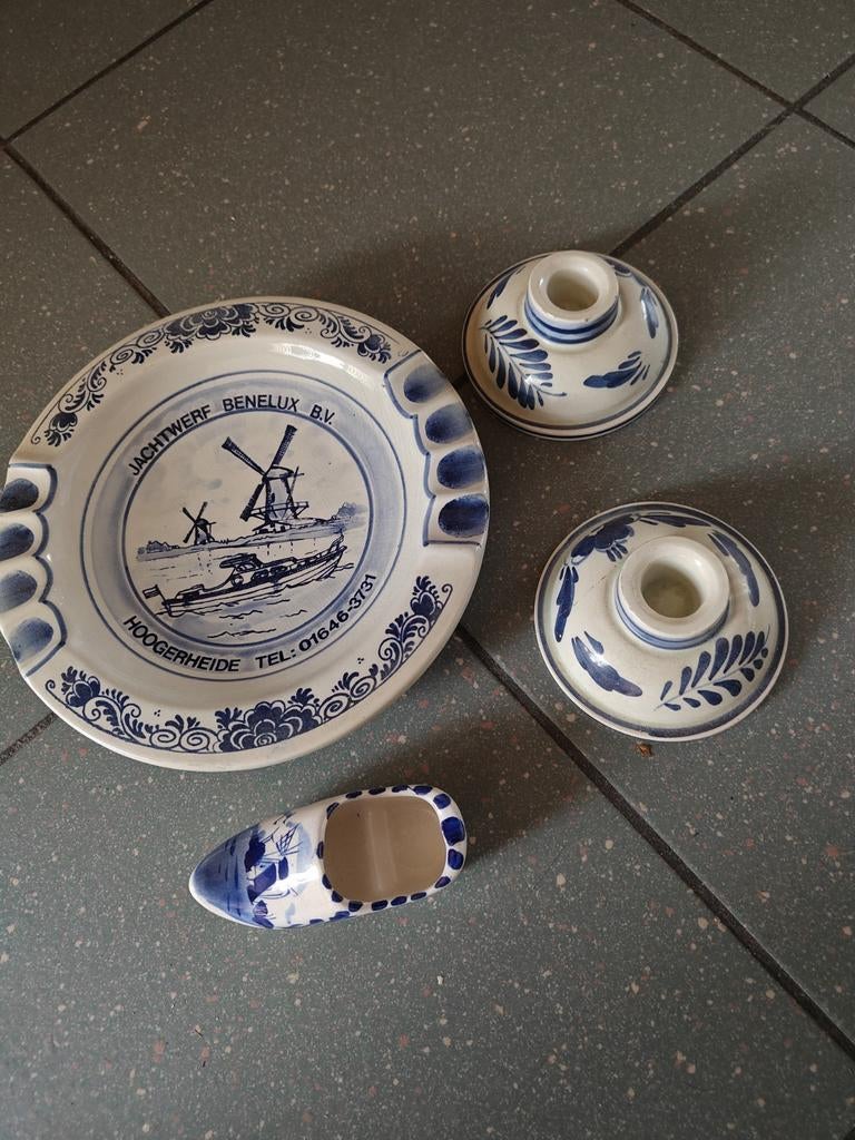 Delfts Blauw set: asbak, kandelaars en klompje, Antiek en Kunst, Antiek | Keramiek en Aardewerk, Ophalen