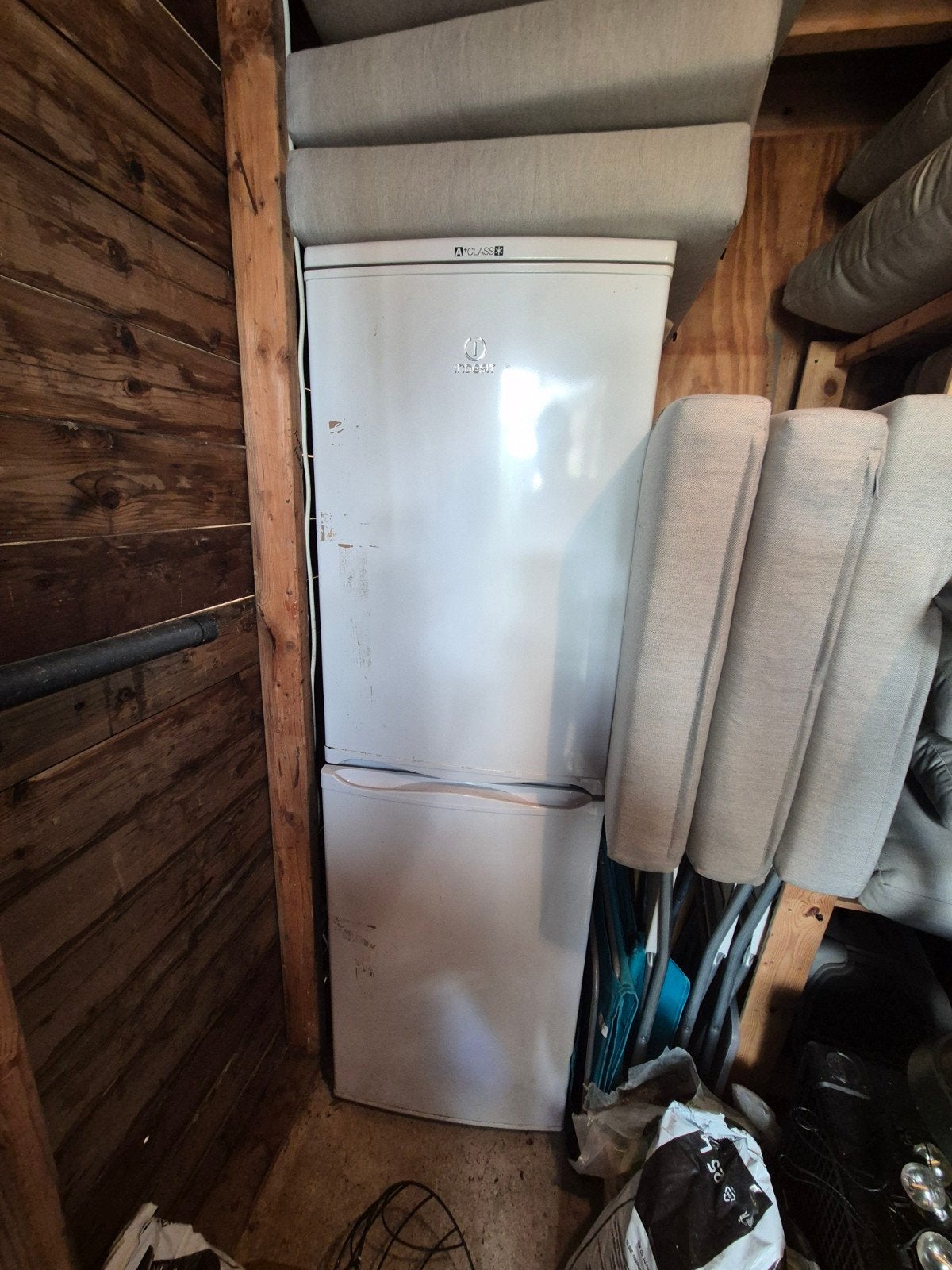 Indesit Koelkast met Vriezer, Witgoed en Apparatuur, Koelkasten en IJskasten, Ophalen, 150 tot 200 liter, Gebruikt, Met aparte vriezer