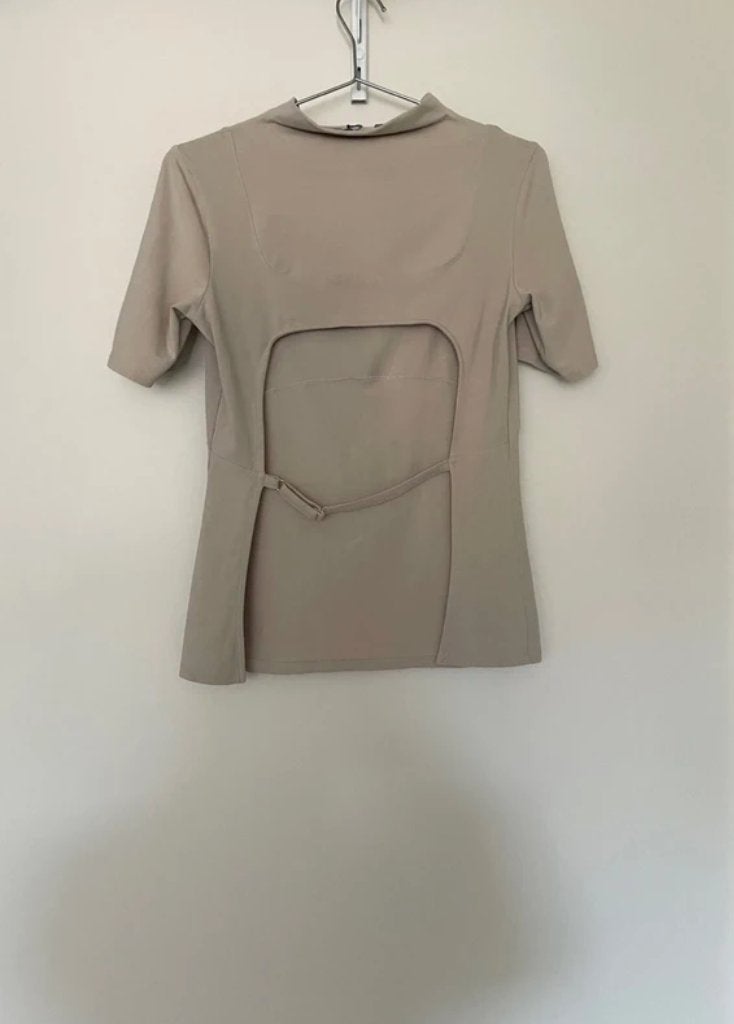 Beige stretchy open back high neck size S top, Beige, Ophalen of Verzenden, Korte mouw, Maat 36 (S)