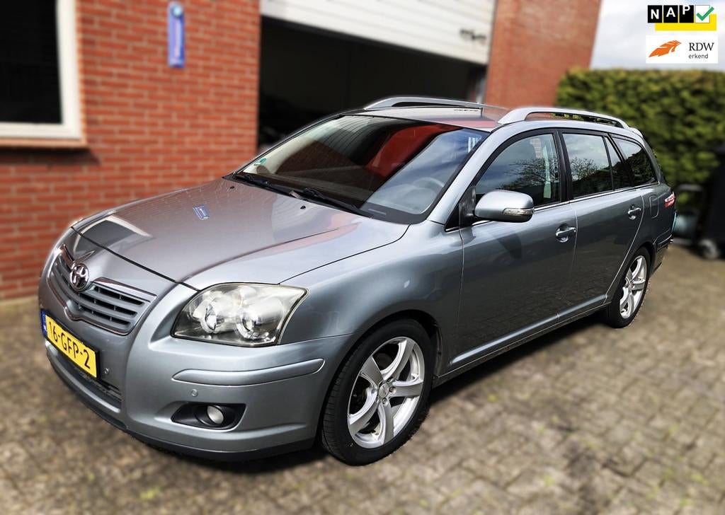 Toyota Avensis Wagon 1.8 VVTi/NAVI/TREKHAAK/PDC/TOPSTAAT!, Voorwielaandrijving, Zwart, 4 cilinders, Handgeschakeld