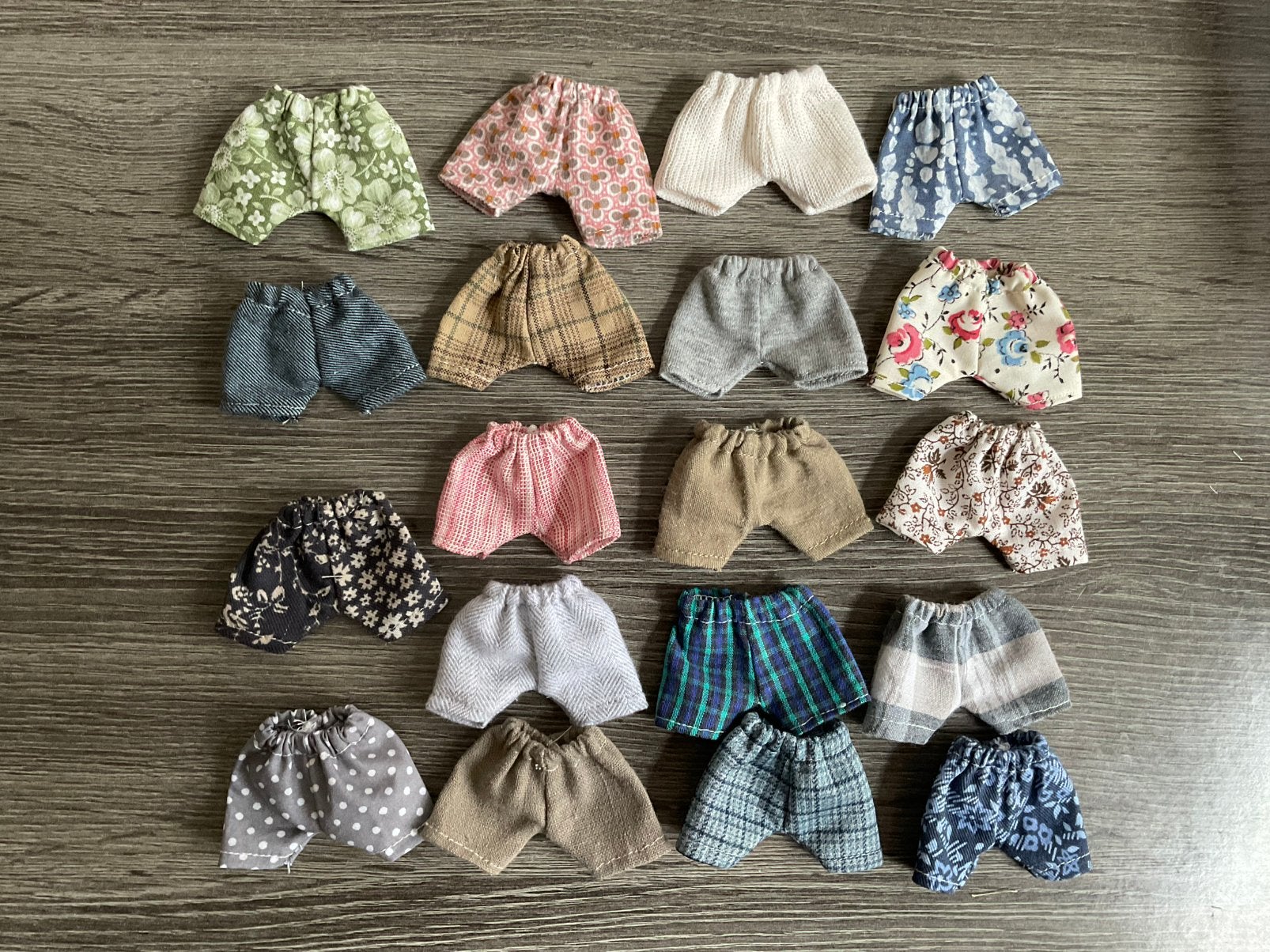 Leuke broekjes voor Maileg muis van 12/ 13 cm groot € 3,50, Ophalen of Verzenden, Nieuw