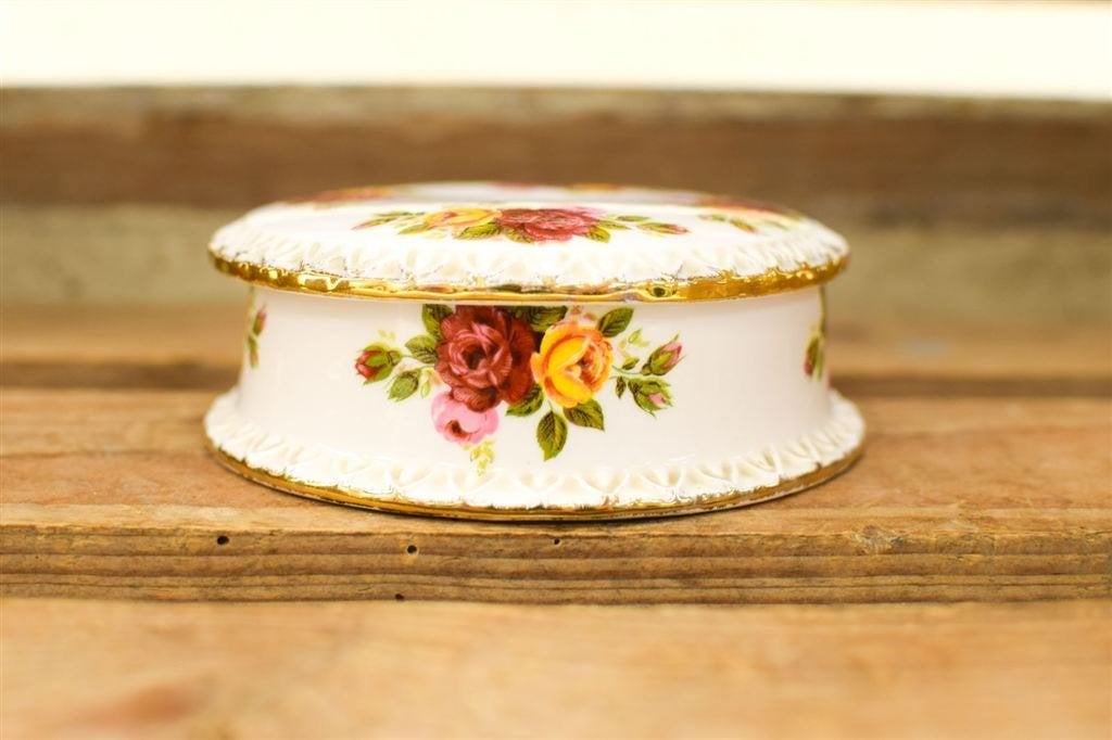 Cottage Rose porseleinen ronde sieraden doos 49581