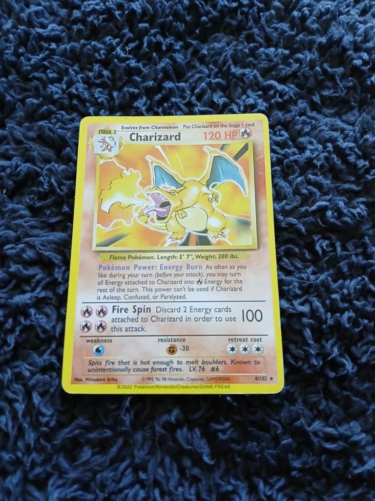 Charizard Pokémon kaart 4/102 Base Set, Ophalen of Verzenden, Gebruikt, Losse kaart