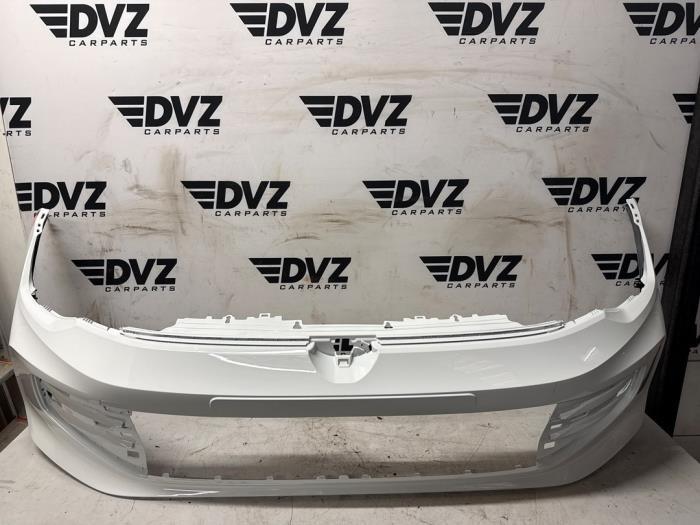Voorbumper van een Volkswagen Golf (LC9A), Gebruikt, -, Volkswagen, -