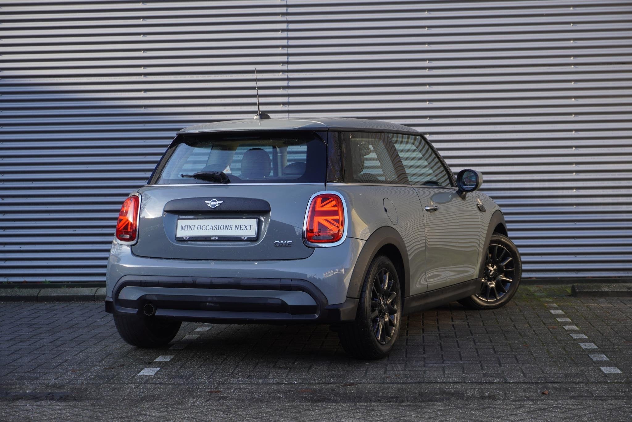 MINI 3-deurs One Classic Uitvoering | Comfort pakket | 16" L, Auto's, Mini, Voorwielaandrijving, Stof, Gebruikt, Met garantie (alle)